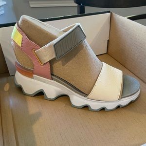 Sorel kinetic sandal size 8